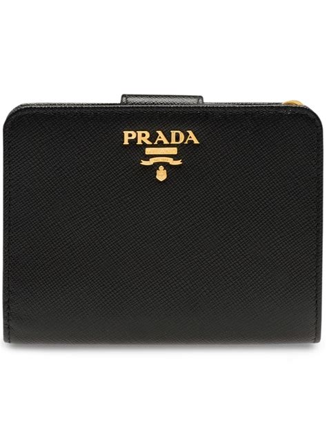 Prada Portafoglio logo saffiano available on Monti Boutique 